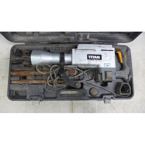 2010 - A Titan TTB280 RH, 240V electric breaker in case