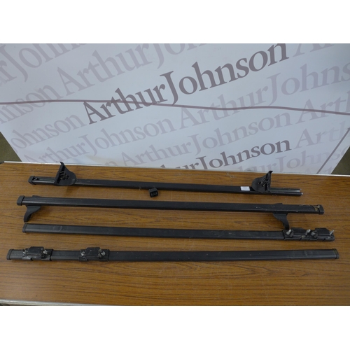 2247 - A set of generic roof bars with fittings - no key