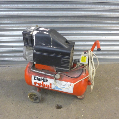 2250 - A Clarke Rebel Air 1.5kw, 10 Bar, 2850 rpm, 25 litre, 240v air compressor