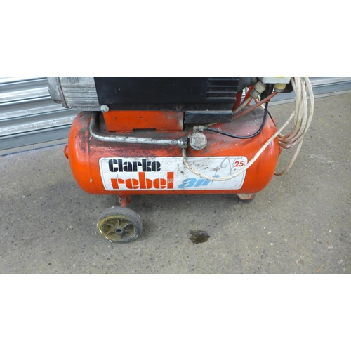 2250 - A Clarke Rebel Air 1.5kw, 10 Bar, 2850 rpm, 25 litre, 240v air compressor