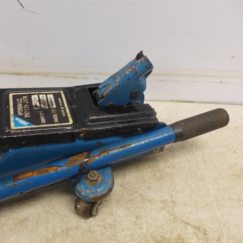 2036 - A Hilka 1 tonne hydraulic trolley jack