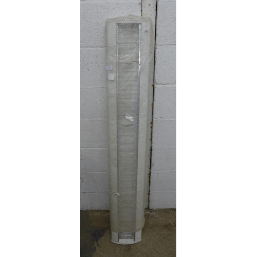 2279 - A 4ft long ceiling tube light fitting