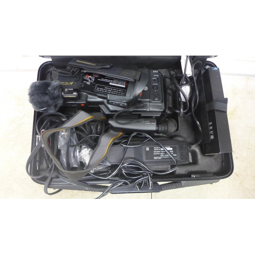 2081 - A Super VHS Videomovie camcorder and a Panasonic M550 camcorder and a Sanyo EX220P