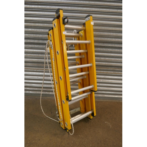 2158 - A 4 x 5 rung extending pulley ladder