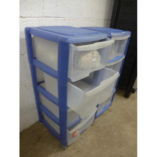 2195 - Two plastic storage drawers