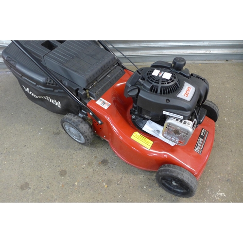 2210 - A Mountfield SP185, 45cm cutting width, self propelled petrol lawn mower with a Briggs & Stratton 30... 