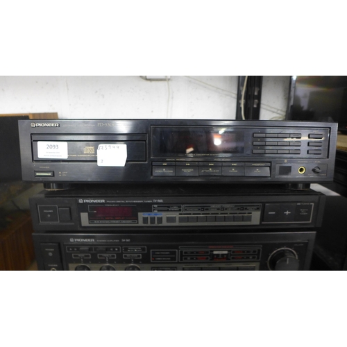 2093 - A quantity of Pioneer stereo equipment including a PD-5300 compact disc player, a TX-960L FM/AM digi... 