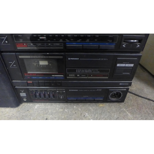 2101 - A quantity of Pioneer stereo equipment including a PL-X1Z auto return turntable, a PD-Z73T twin tray... 