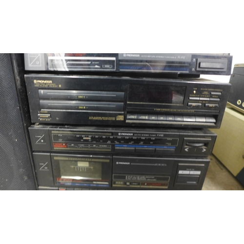 2101 - A quantity of Pioneer stereo equipment including a PL-X1Z auto return turntable, a PD-Z73T twin tray... 