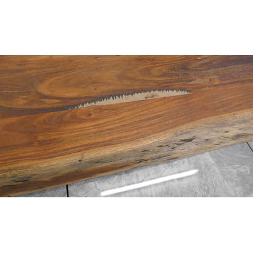 1364 - A large hardwood chopping board