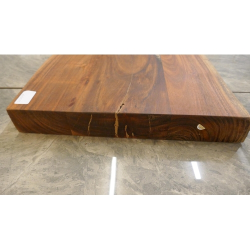 1364 - A large hardwood chopping board