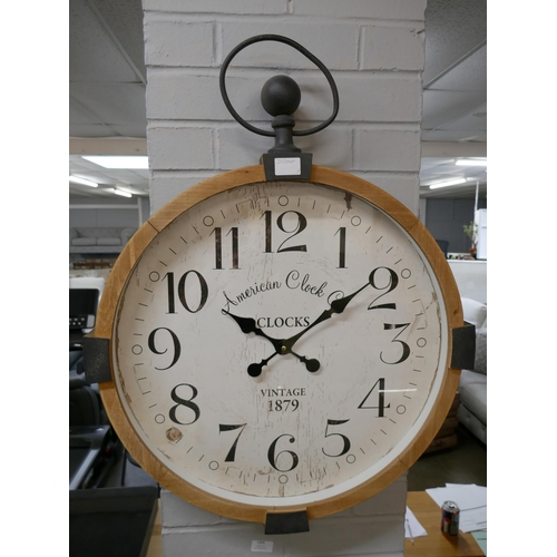 1365 - An extra large wall clock