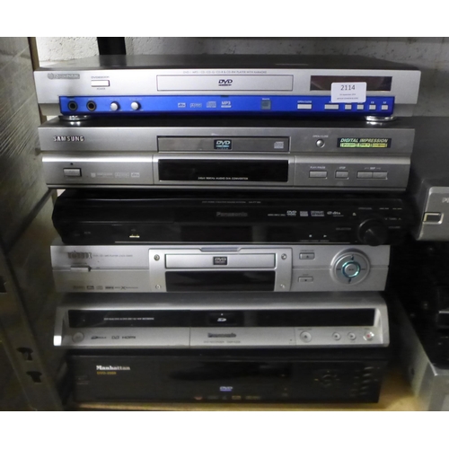 2114 - A quantity of DVD players including Manhattan DVD-200, Panasonic DMR-EZ25, Logix 3300D, Panasonic SA... 