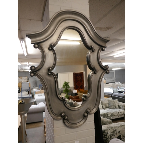 1353 - A Disney style wall mirror