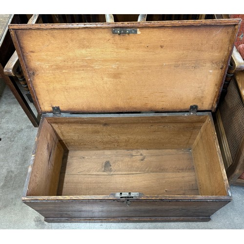 206 - A Victorian oak blanket box