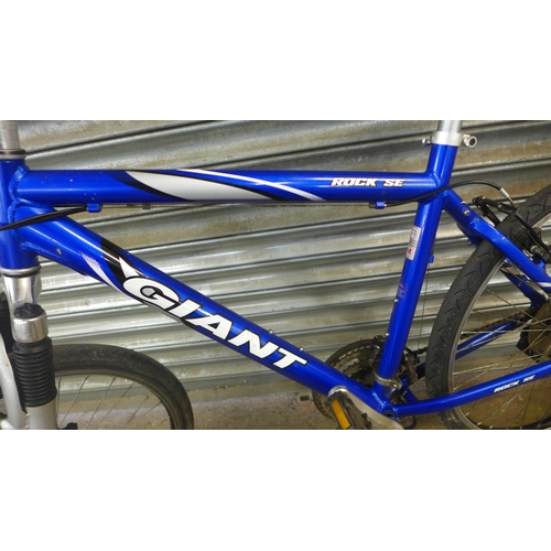 2130 - A Giant Rock SE aluminium framed hardtail mountain bike