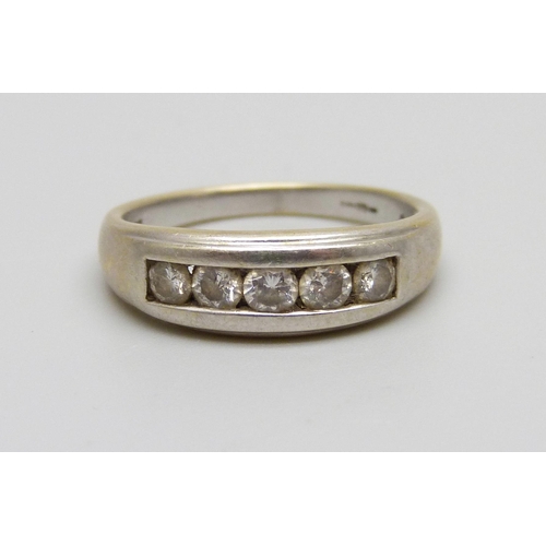 1076 - An 18ct white gold and diamond ring, 0.50ct diamond weight, 4.5g, P