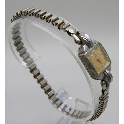 1126 - A lady's Tudor wristwatch, 16mm including crown