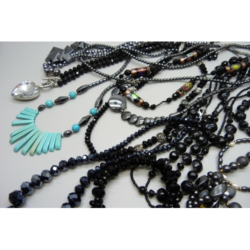 1133 - A collection of French jet and hematite jewellery