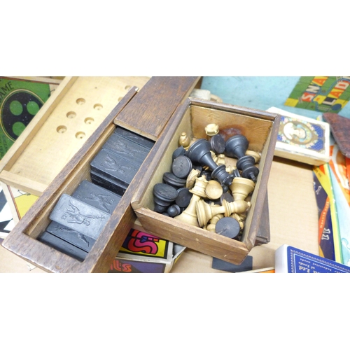 1163 - Vintage games and a collection of old records **PLEASE NOTE THIS LOT IS NOT ELIGIBLE FOR IN-HOUSE PO... 