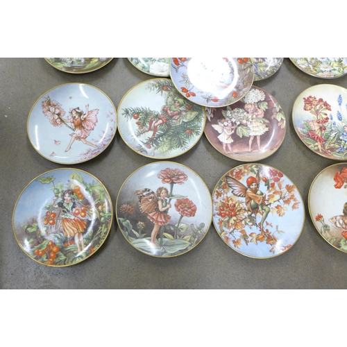 1167 - A set of Gresham collector's fairy plates, each numbered, (21) **PLEASE NOTE THIS LOT IS NOT ELIGIBL... 