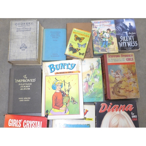 1182 - A box of childrens books and annuals **PLEASE NOTE THIS LOT IS NOT ELIGIBLE FOR IN-HOUSE POSTING AND... 