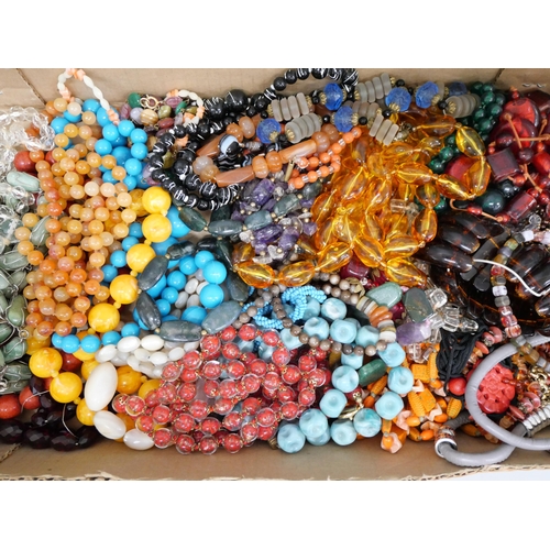 618 - A collection of costume necklaces