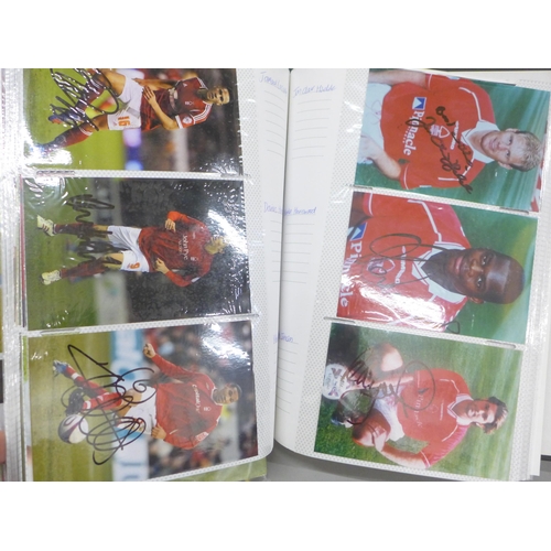 683 - A folder of signed photographs of Nottingham Forest football players including Glory Years players a... 