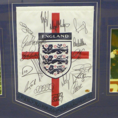 801 - England football team; a 2002 Fifa World Cup team signed pennant, including Beckham, with Sportizus ... 