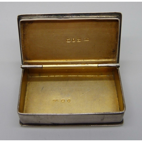 882 - A Victorian silver snuff box, Birmingham 1898, Rolason Bros., 37.9g, 51mm wide