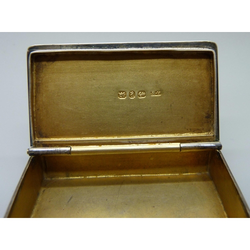 882 - A Victorian silver snuff box, Birmingham 1898, Rolason Bros., 37.9g, 51mm wide