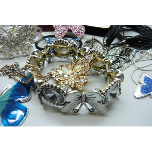 928 - A collection of butterfly and insect detail jewellery