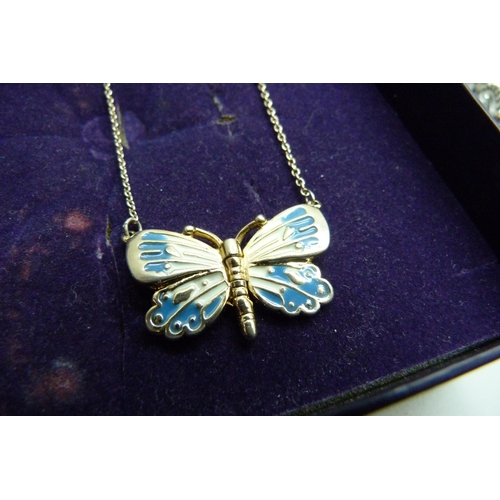 928 - A collection of butterfly and insect detail jewellery