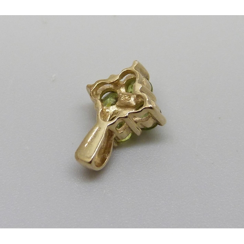 961 - A 9ct gold and peridot pendant, 0.7g