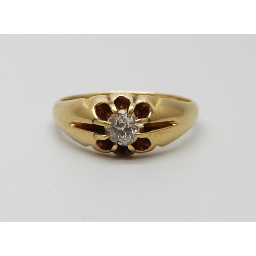 962 - An 18ct gold and diamond ring, Chester 1907, 5.4g, U, over 0.25carat weight, (diamond chipped)