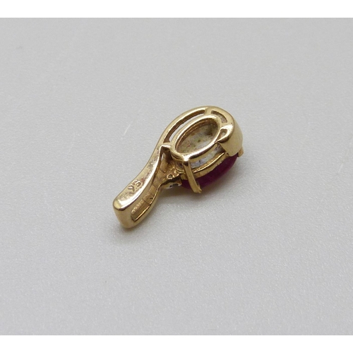 967 - A 9ct gold and ruby pendant, 0.5g