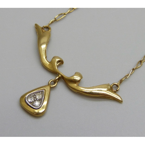 995 - A 18ct gold necklet, 4.7g, 42cm