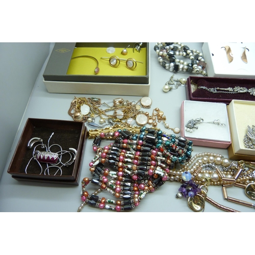 1104 - A large collection of costume jewellery including Skagen