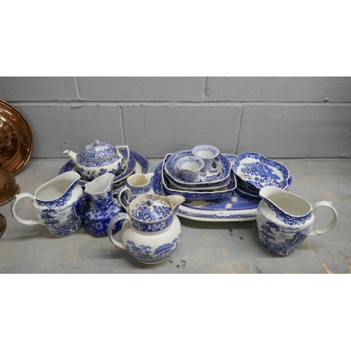 1135 - A collection of blue and white Willow pattern china **PLEASE NOTE THIS LOT IS NOT ELIGIBLE FOR IN-HO... 