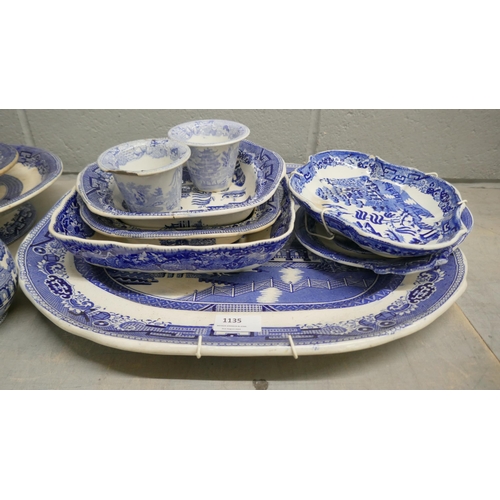 1135 - A collection of blue and white Willow pattern china **PLEASE NOTE THIS LOT IS NOT ELIGIBLE FOR IN-HO... 