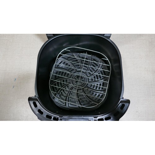 6045 - Gourmia Air Fryer, Philips Viva Juicer (Model No: Hr1836/01)  (322-548,471) *This lot is subject to ... 