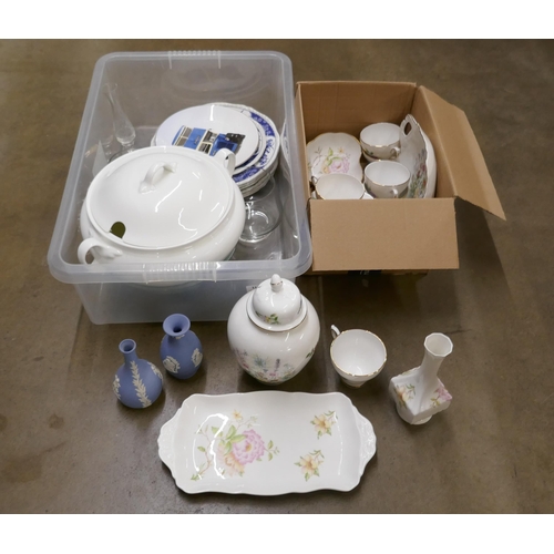 1146 - Two pieces of Wedgwood Jasperware, china including Aynsley and two glass vases **PLEASE NOTE THIS LO... 