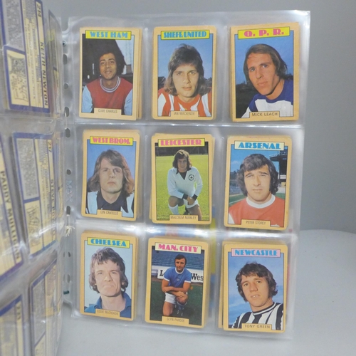 610 - A collection of A&BC Gum, 1973, Footballer cards (blue back), series 1 and series 2, the entire issu... 