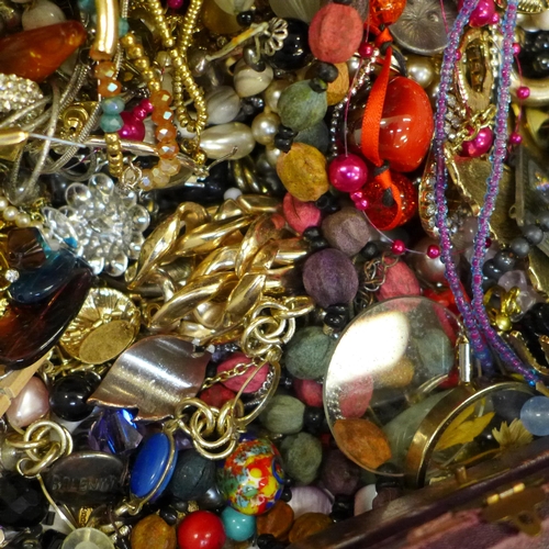 655 - A collection of costume jewellery