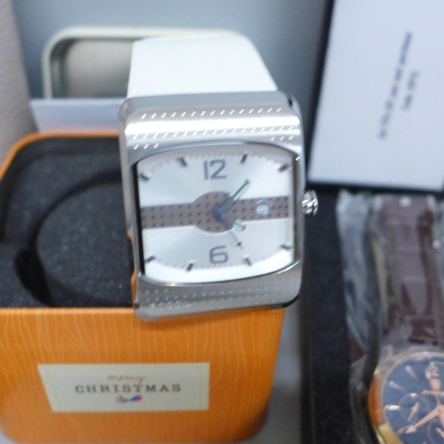 727 - A Kate Spade handbag, a lady's Fossil wristwatch and three other watches