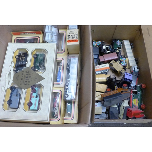 739 - A collection of model vehicles, boxed and loose