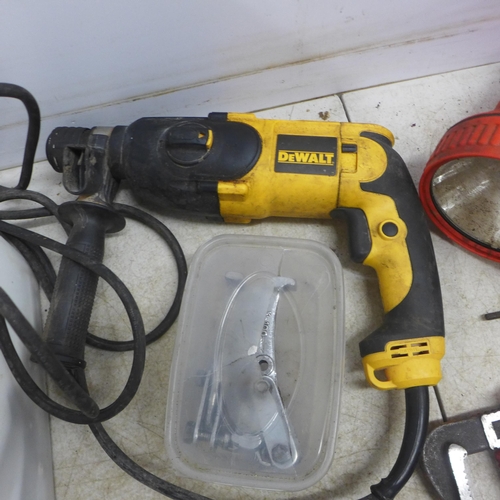 2039 - A box of assorted hand and power tools (dewalt drill failed PAT test due to damaged cable)