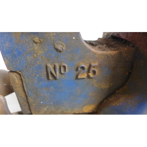 2040 - A Record no. 25 quick release bench vice