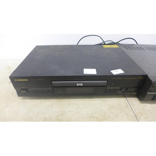 2085 - A Pioneer DV-505 DVD player and a Panasonic NV-G12 video cassette recorder