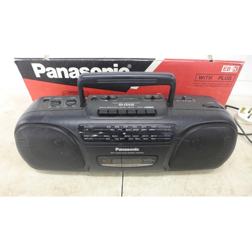 2110 - A Sony TC-U30 stereo cassette deck, a pair of Sony SS-40A stereo speakers, a Panasonic RX-FS430 ster... 